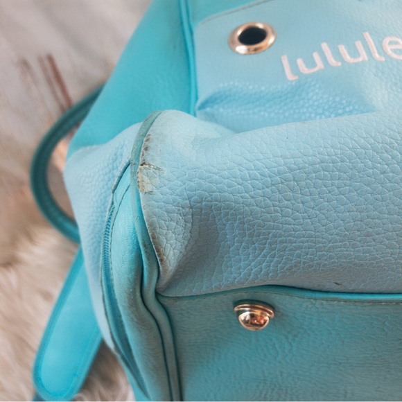 VINTAGE Lululemon Gym/Travel Bag - Picture 12 of 16